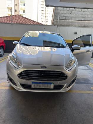 FORD FIESTA 1.6 TITANIUM HATCH 16V FLEX 4P POWERSHIFT FORD FIESTA 1.6 TITANIUM HATCH 16V FLEX 4P POWERSHIFT